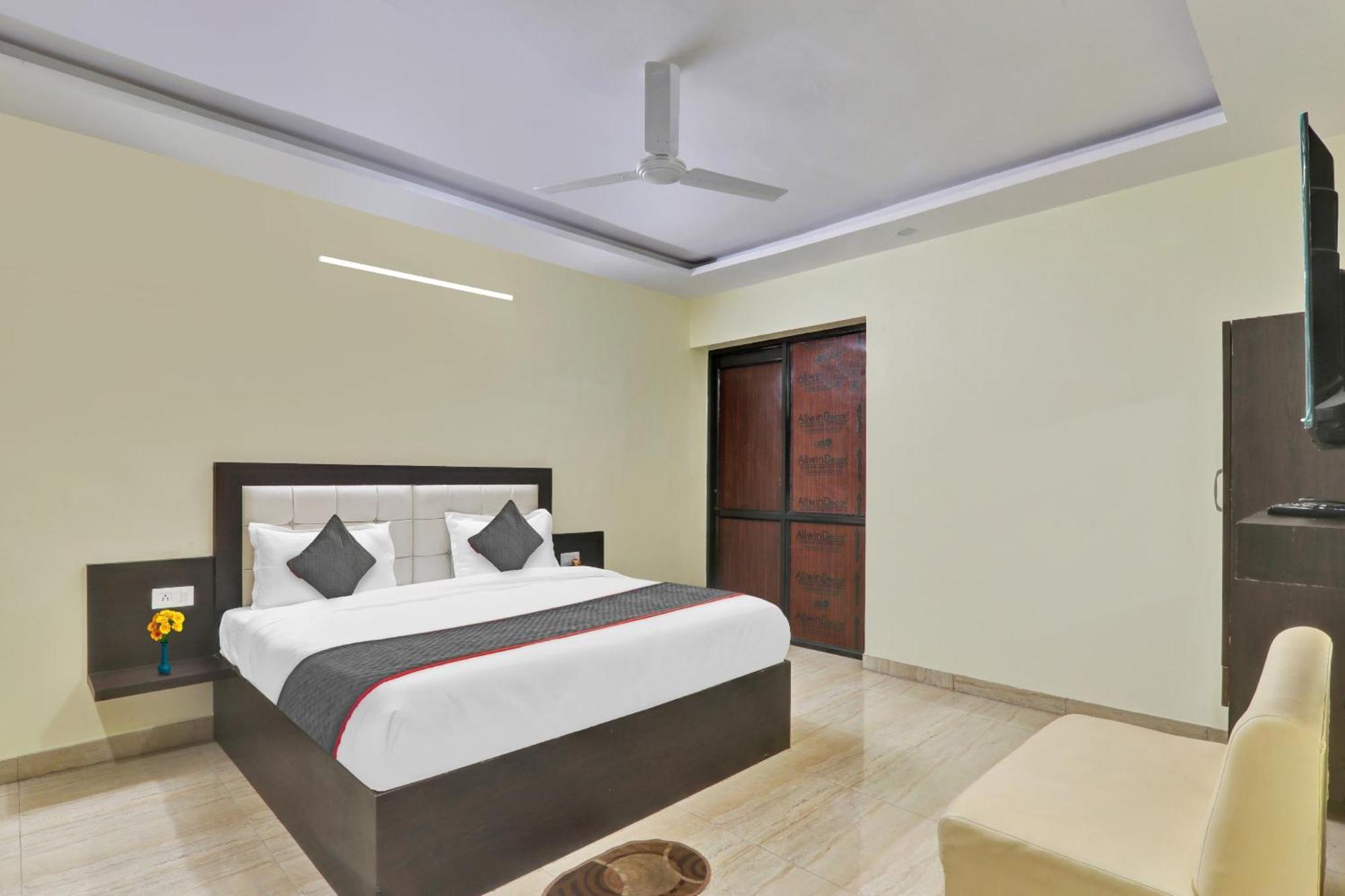 Collection O Starfield Otel Lucknow Dış mekan fotoğraf