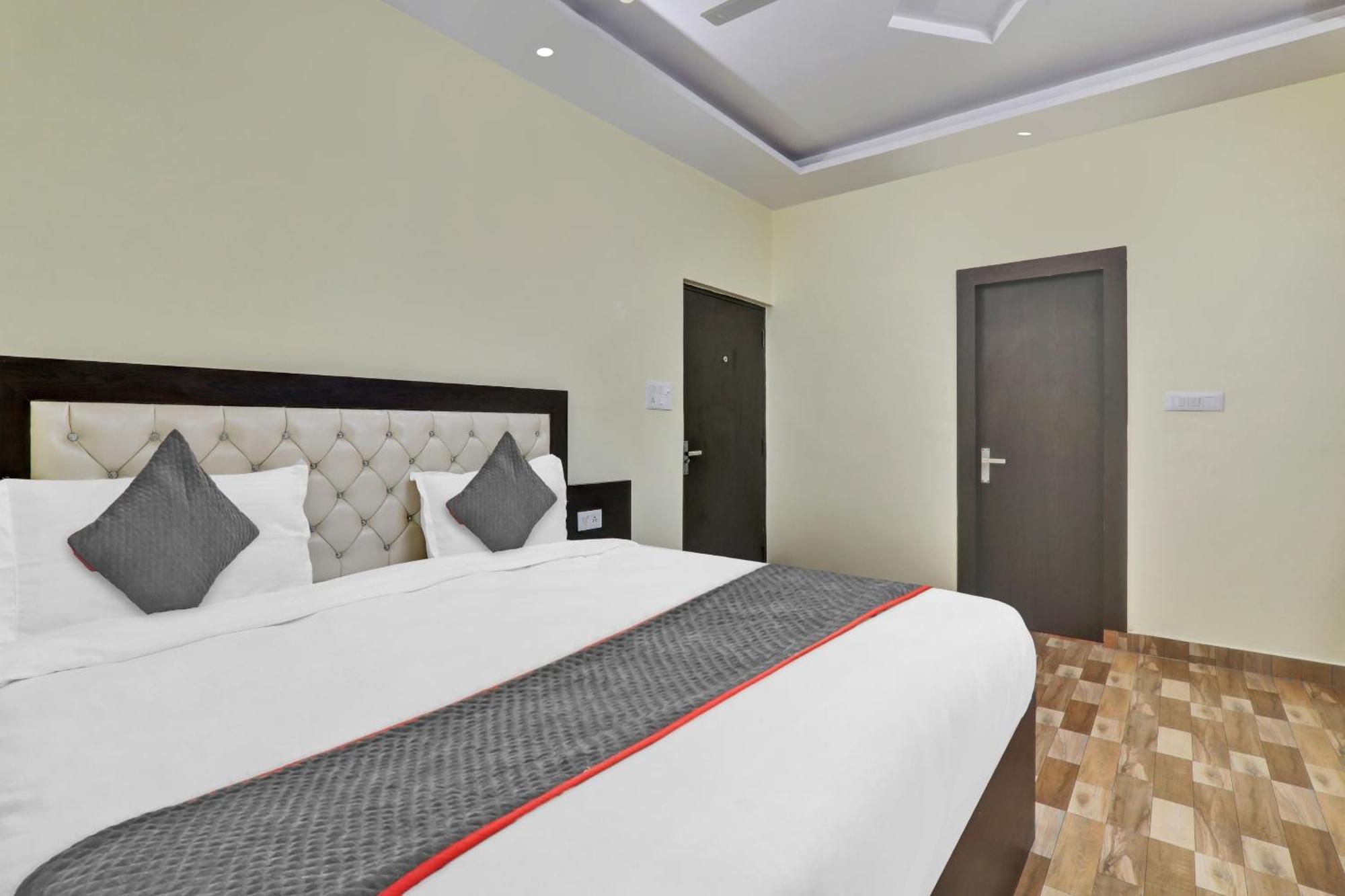 Collection O Starfield Otel Lucknow Dış mekan fotoğraf