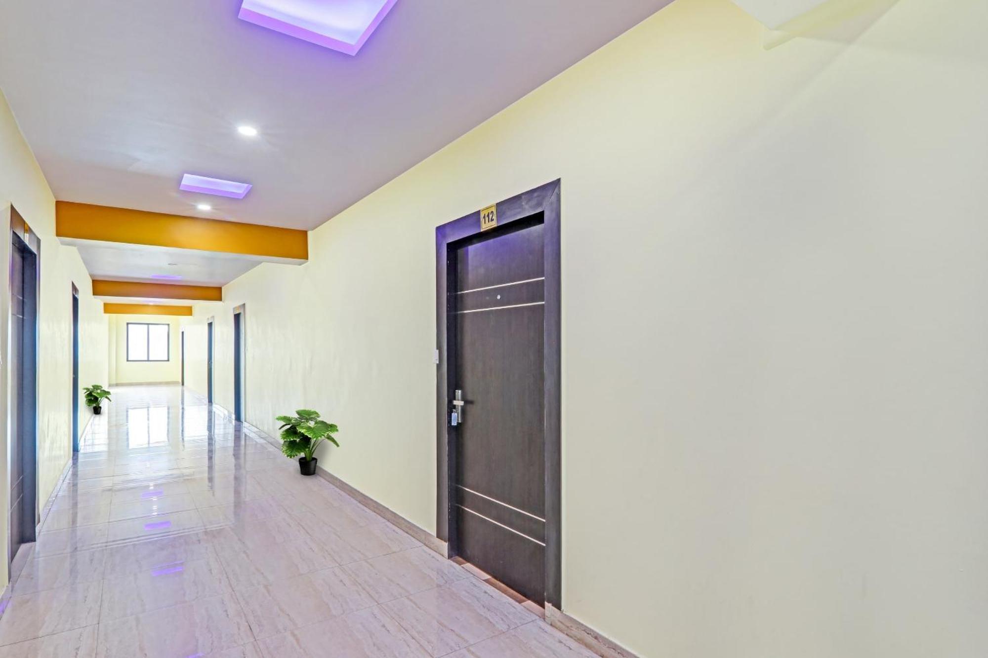 Collection O Starfield Otel Lucknow Dış mekan fotoğraf