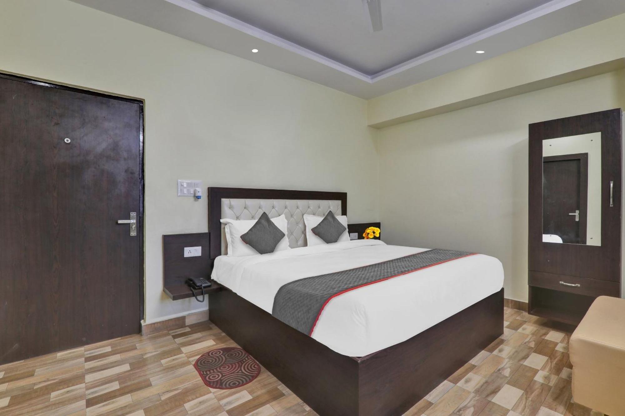 Collection O Starfield Otel Lucknow Dış mekan fotoğraf